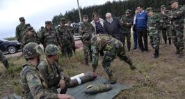 Huidobro, durante las maniobras militares en Soriano